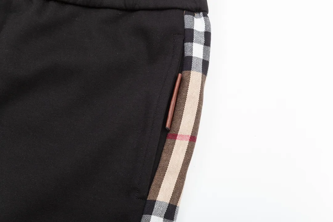 BURBERRY Classic Lo GO 、 Quality 、 、 Breathable Same Style ：Black Sizes： XS Ｓ Ｍ L